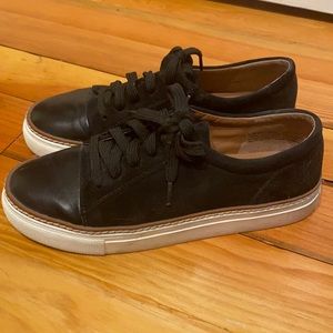 Black suede/leather sneakers